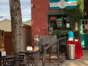 Leones' Creamery