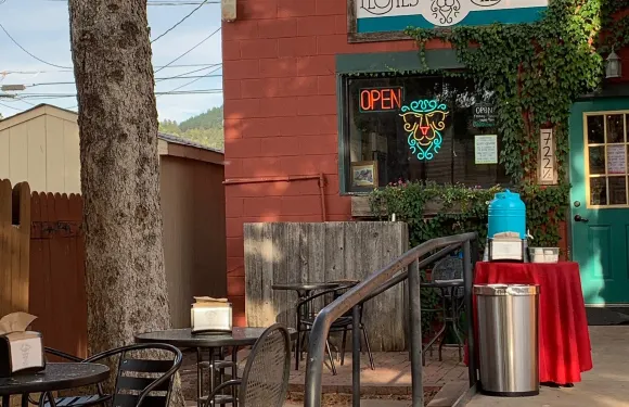 Leones' Creamery