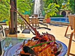 Hotel Coco Palms Bar & Restaurant