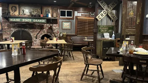 Cap'n Cats Clam Bar & Tavern in 글로스터 카운티