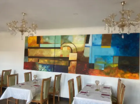 Cinnamon Cafe and Indian Restaurant