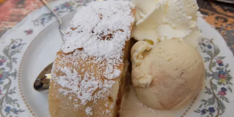 Eiscafe Dolomiti
