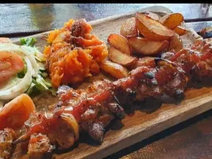 Loco Pub & Coachman Grill