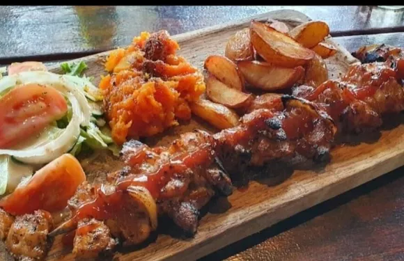 Loco Pub & Coachman Grill