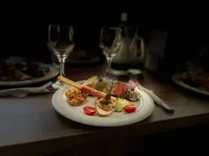 Raya Restaurant