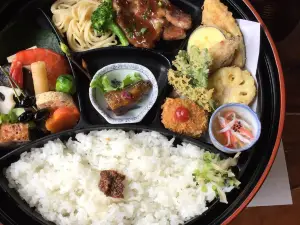 シェ・のぶくに