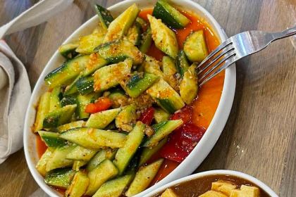 مطعم (عائلة ما )مسلم صيني