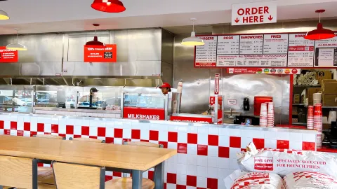 Five Guys in แฟลกสตาฟ