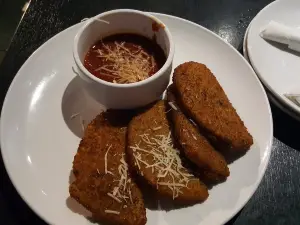 Bru's Room Sports Grill