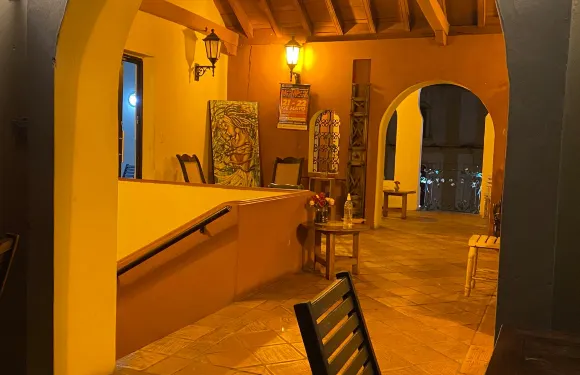 Crónicas Cafe Restaurante