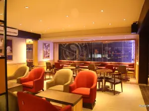 The Coffee Bean & Tea Leaf