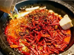 渝欣老舍重庆鲜菜火锅(里外里店)