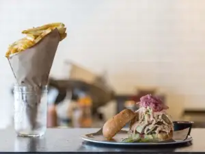 STANDARD GASTROPUB