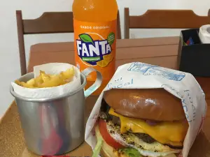 Stop Dog & Burgers