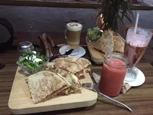 Frapioccas Cafe Restaurant