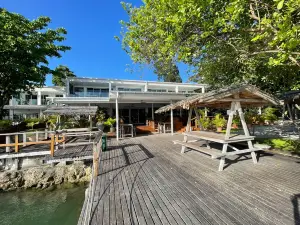 Breakwater Cafe