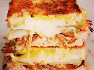 Betty Boop's Sandwich & Soup