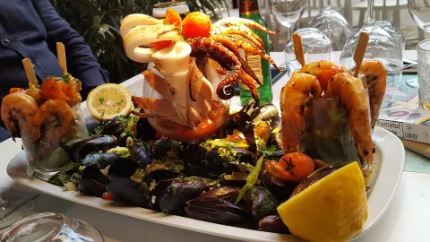 Hanul Cu Peste in Constanta