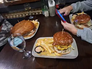 Grill & Beer Bar Fabrique
