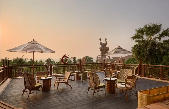 Vistas Lobby Lounge