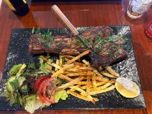 Linari Tavern