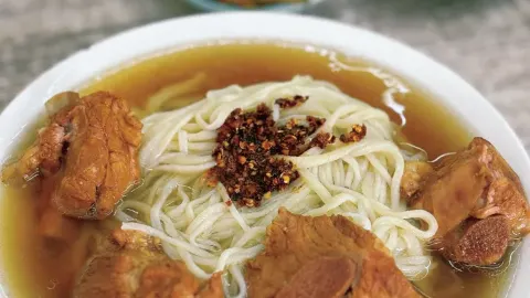 春龙排骨拉面 in หลงโข่ว
