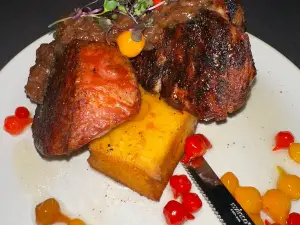 Vine & Oak Tavern