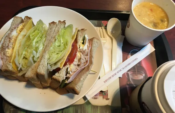 伯朗蘭花咖啡館
