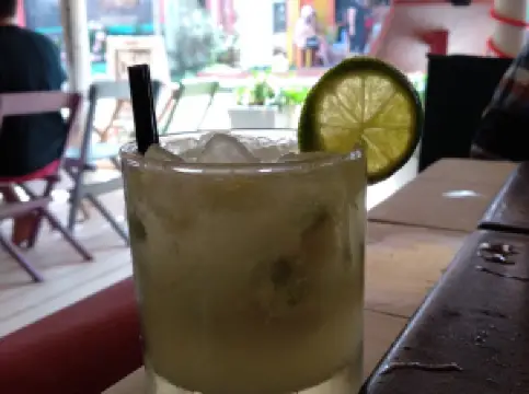 Hola Amor Bar Boutique