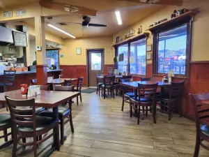 Tommie's Castaic Cafe