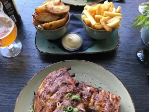 De Hertogh Food and Drinks