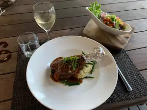 Flying Fin Restaurant N' Bar