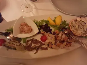 Gina restaurant