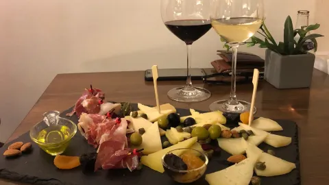 MoNIKa's Wine Bar in Split