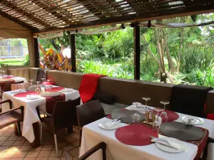 Lion's Guesthouse and The Buck&Lion Restaurant