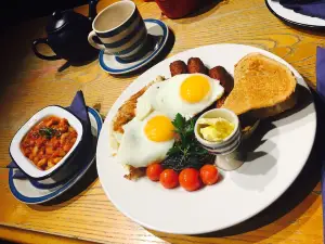 The Oval Tavern