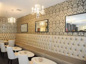 Alexander's Patisserie