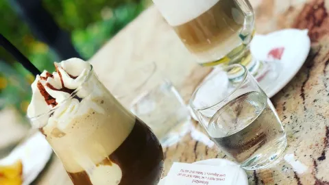 Bergmann Confectionery Tea and Coffee in Balatonfured