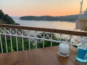 Sakis