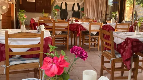Christos Karouzis Restaurant in Polis