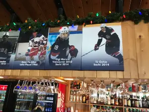 Izzy's Lounge and Grill