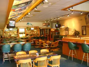 The Edge Restaurant & Sports Bar
