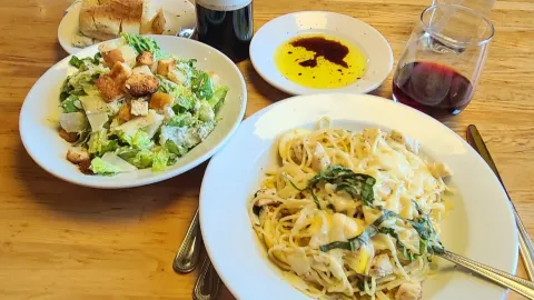 Babbo Italian Eatery in เมซา