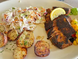 Off the Hook Raw Bar & Grill
