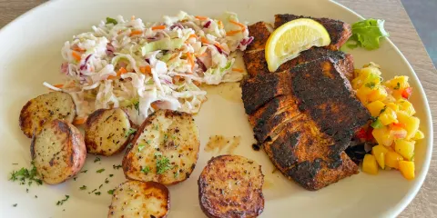 Off the Hook Raw Bar and Grill