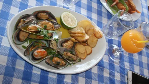 La Plage Restaurant in Polis