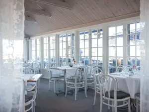 Ljugarns Strandcafe & Restaurang