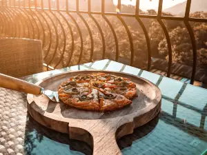 Pan Aroma: Rooftop Restaurant at The Summer House