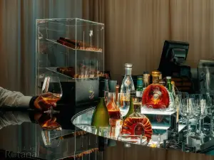 Bar on Four