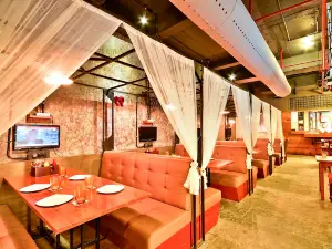 Cafe Delhi Heights